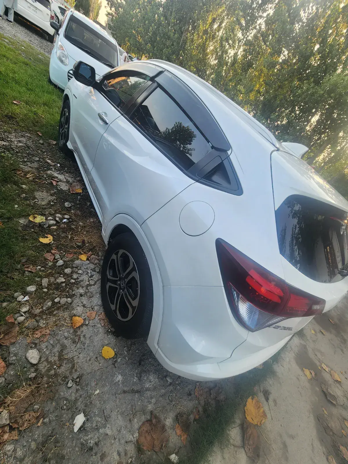 2015 Honda Vezel Hybrid X سوات میں فروخت — تصویر 5 از 6