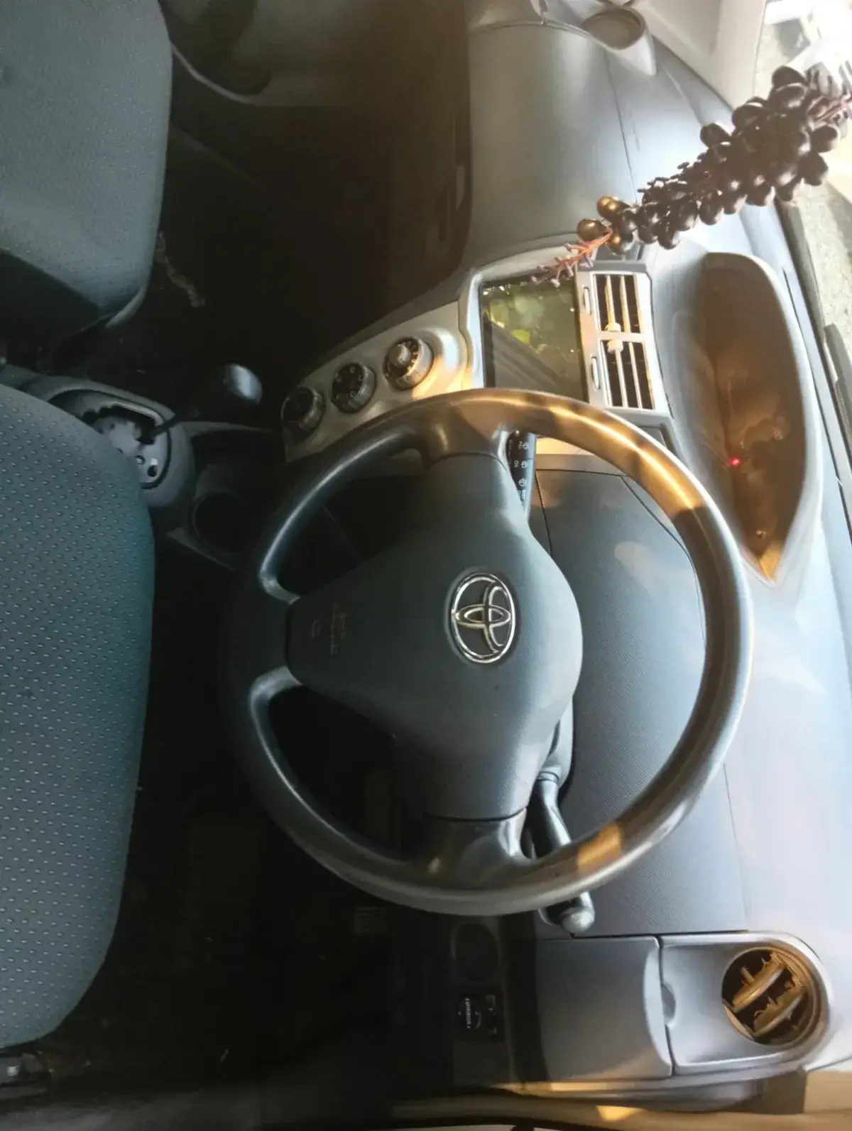 2006 Toyota Vitz F 1.0 ملاکنڈ میں فروخت — تصویر 3 از 5